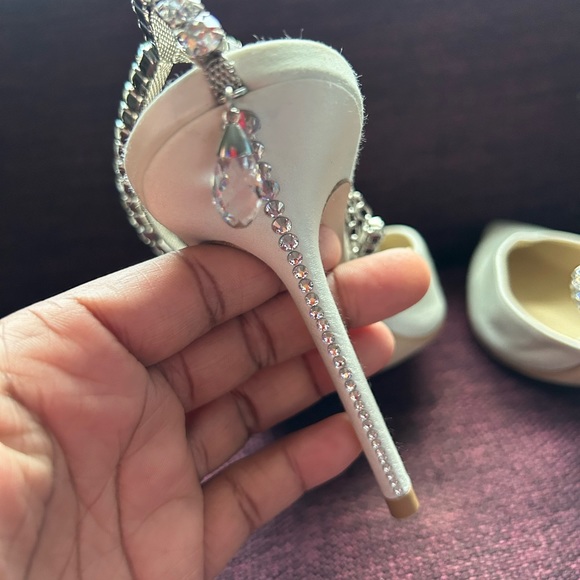 Absolutely beautiful Jimmy Choo Saeda 100MM Suede Pumps size 37 - Picture 5 of 15